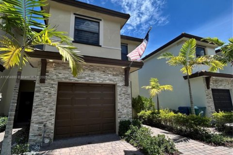 Townhouse in Homestead, Florida 3 bedrooms, 164.62 sq.m. № 1874870 - photo 3