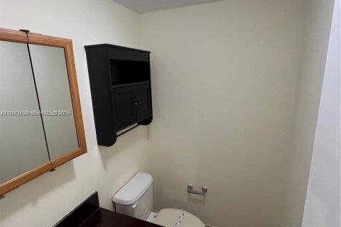 Touwnhouse à louer à Palmetto Bay, Floride: 3 chambres, 152.17 m2 № 1982402 - photo 6