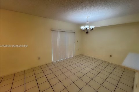 Touwnhouse à louer à Palmetto Bay, Floride: 3 chambres, 152.17 m2 № 1982402 - photo 8