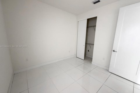Copropriété à louer à Doral, Floride: 3 chambres, 125.51 m2 № 1999429 - photo 8