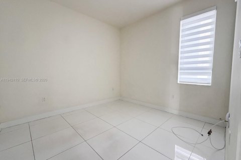 Copropriété à louer à Doral, Floride: 3 chambres, 125.51 m2 № 1999429 - photo 9