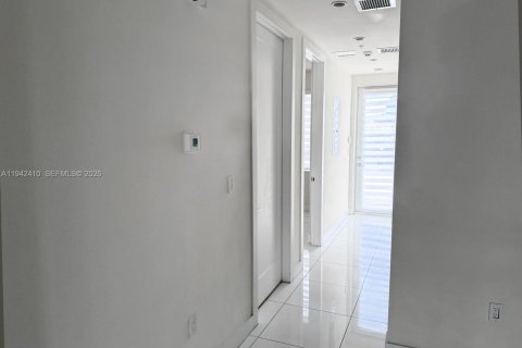 Copropriété à louer à Doral, Floride: 3 chambres, 125.51 m2 № 1999429 - photo 14