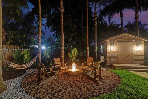 House in Southwest Ranches, Florida 8 bedrooms, 341.04 sq.m. № 1749010 - photo 6