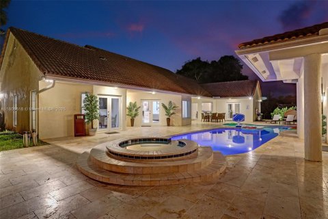 House in Southwest Ranches, Florida 8 bedrooms, 341.04 sq.m. № 1749010 - photo 21