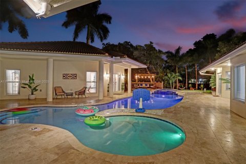 House in Southwest Ranches, Florida 8 bedrooms, 341.04 sq.m. № 1749010 - photo 18