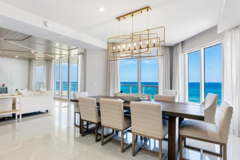 Condominio en alquiler en Riviera Beach, Florida, 3 dormitorios, 334.91 m2 № 2078432 - foto 8