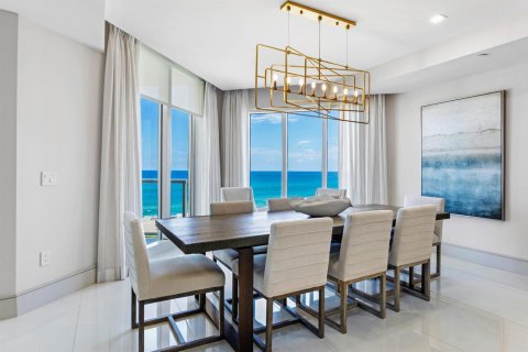 Condominio en alquiler en Riviera Beach, Florida, 3 dormitorios, 334.91 m2 № 2078432 - foto 10