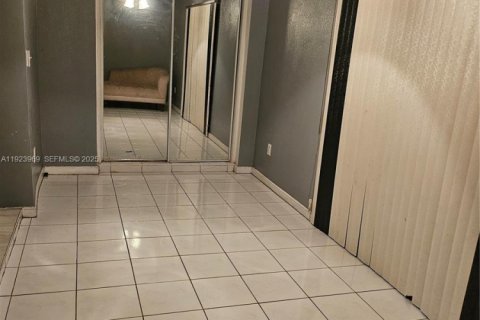 Touwnhouse à vendre à Tamarac, Floride: 2 chambres, 137.03 m2 № 1986709 - photo 5