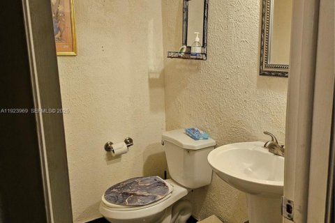 Touwnhouse à vendre à Tamarac, Floride: 2 chambres, 137.03 m2 № 1986709 - photo 6