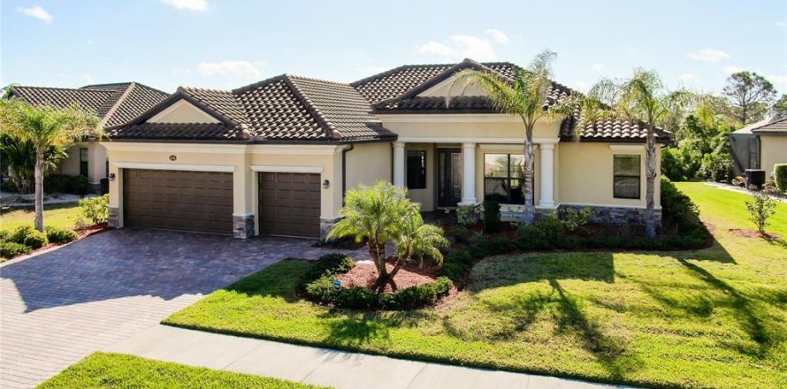 House in Venice, Florida 4 bedrooms, 219.71 sq.m. № 1732577