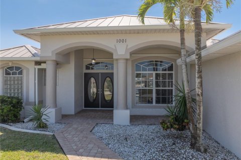 Villa ou maison à vendre à Cape Coral, Floride: 3 chambres, 209.31 m2 № 1615282 - photo 2