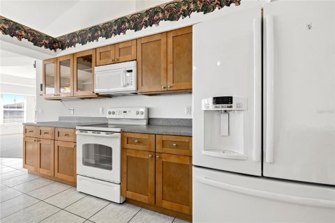 Villa ou maison à vendre à Cape Coral, Floride: 3 chambres, 209.31 m2 № 1615282 - photo 20
