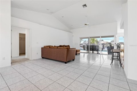 Villa ou maison à vendre à Cape Coral, Floride: 3 chambres, 209.31 m2 № 1615282 - photo 11