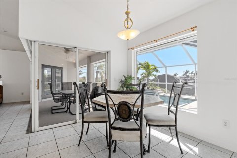 Villa ou maison à vendre à Cape Coral, Floride: 3 chambres, 209.31 m2 № 1615282 - photo 17