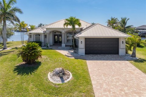 Villa ou maison à vendre à Cape Coral, Floride: 3 chambres, 209.31 m2 № 1615282 - photo 4