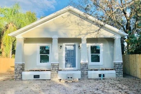 Commercial property in Lake Wales, Florida 7 bedrooms, 155.33 sq.m. № 1905580 - photo 1
