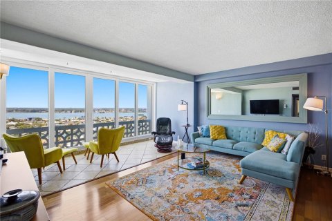 Condo in Clearwater, Florida, 2 bedrooms  № 2230890 - photo 7