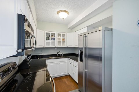 Condo in Clearwater, Florida, 2 bedrooms  № 2230890 - photo 14