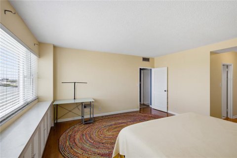 Condo in Clearwater, Florida, 2 bedrooms  № 2230890 - photo 18