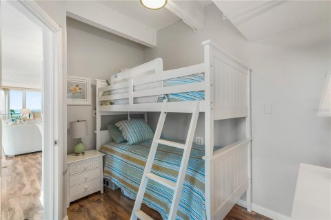 Condo in Treasure Island, Florida, 2 bedrooms  № 2218508 - photo 19
