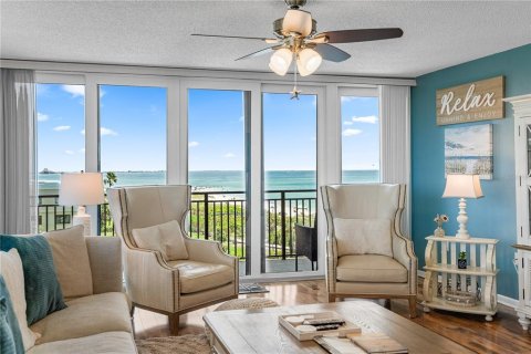 Condo in Treasure Island, Florida, 2 bedrooms  № 2218508 - photo 16