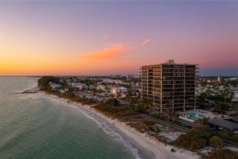Condo in Treasure Island, Florida, 2 bedrooms  № 2218508 - photo 4