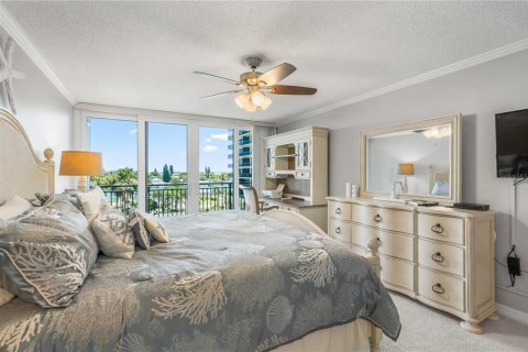 Condo in Treasure Island, Florida, 2 bedrooms  № 2218508 - photo 29
