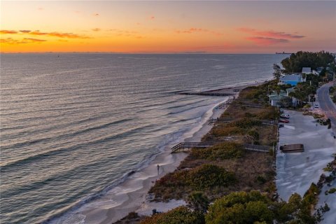 Condo in Treasure Island, Florida, 2 bedrooms  № 2218508 - photo 5