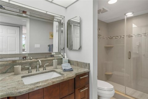 Condo in Treasure Island, Florida, 2 bedrooms  № 2218508 - photo 24