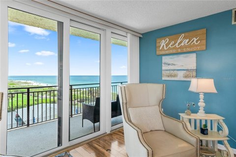 Condo in Treasure Island, Florida, 2 bedrooms  № 2218508 - photo 15