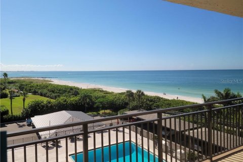 Condo in Treasure Island, Florida, 2 bedrooms  № 2218508 - photo 2