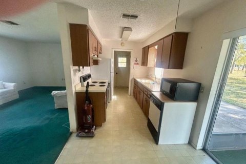House in Spring Hill, Florida 2 bedrooms, 85.84 sq.m. № 1592852 - photo 18