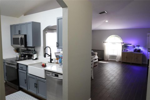 House in Seffner, Florida 3 bedrooms, 109.53 sq.m. № 1801840 - photo 8