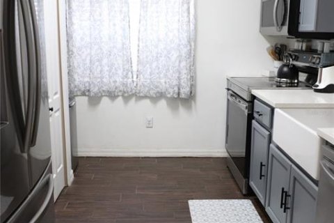 House in Seffner, Florida 3 bedrooms, 109.53 sq.m. № 1801840 - photo 3