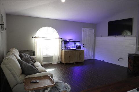House in Seffner, Florida 3 bedrooms, 109.53 sq.m. № 1801840 - photo 11
