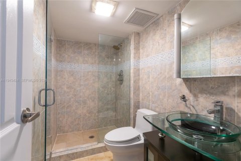 Condominio en venta en Sunny Isles Beach, Florida, 2 dormitorios, 126.07 m2 № 2000307 - foto 26