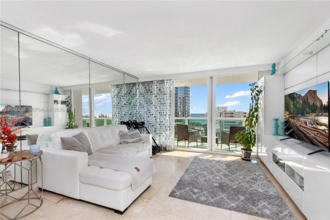 Condominio en Sunny Isles Beach, Florida, 2 dormitorios  № 2000307