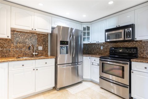 Condominio en venta en Sunny Isles Beach, Florida, 2 dormitorios, 126.07 m2 № 2000307 - foto 19