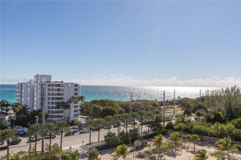 Condominio en venta en Sunny Isles Beach, Florida, 2 dormitorios, 126.07 m2 № 2000307 - foto 8