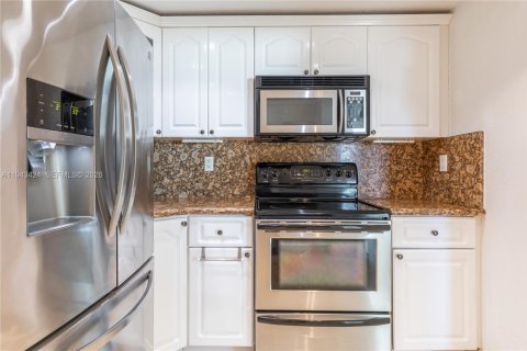 Condominio en venta en Sunny Isles Beach, Florida, 2 dormitorios, 126.07 m2 № 2000307 - foto 20