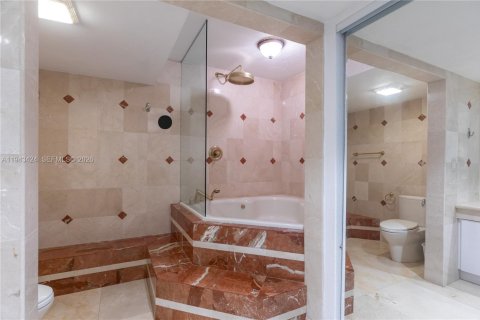 Condominio en venta en Sunny Isles Beach, Florida, 2 dormitorios, 126.07 m2 № 2000307 - foto 23