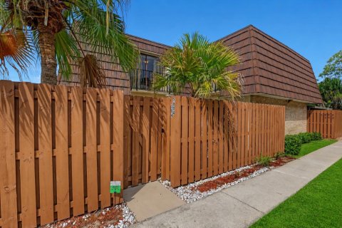 Touwnhouse à vendre à Stuart, Floride: 2 chambres, 119.66 m2 № 2249722 - photo 7