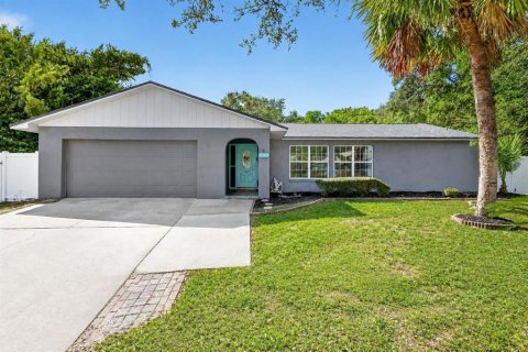 House in Casselberry, Florida 3 bedrooms, 175.96 sq.m. № 2377821