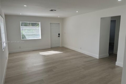 Снять в аренду виллу или дом в Форт-Лодердейл, Флорида 2 спальни, 176.14м2, № 2045093 - фото 5