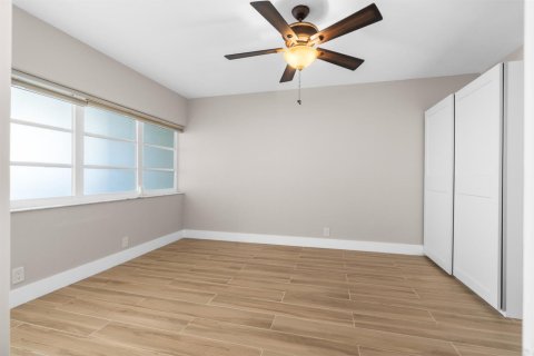 Condo in Fort Lauderdale, Florida, 2 bedrooms  № 2077547 - photo 25