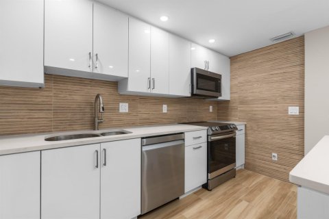 Condo in Fort Lauderdale, Florida, 2 bedrooms  № 2077547 - photo 19