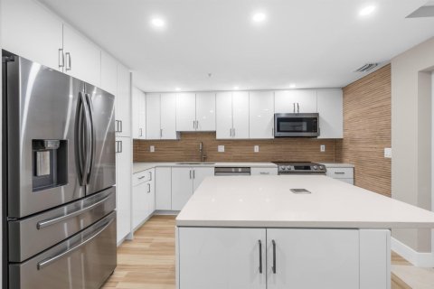 Condo in Fort Lauderdale, Florida, 2 bedrooms  № 2077547 - photo 20