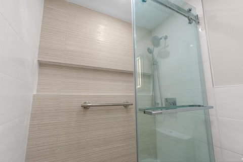 Condo in Fort Lauderdale, Florida, 2 bedrooms  № 2077547 - photo 27