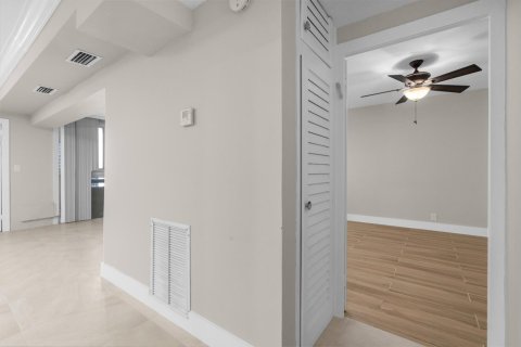 Condo in Fort Lauderdale, Florida, 2 bedrooms  № 2077547 - photo 26