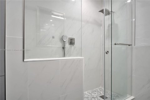 Villa ou maison à louer à Miami, Floride: 2 chambres, 103.31 m2 № 1922915 - photo 7